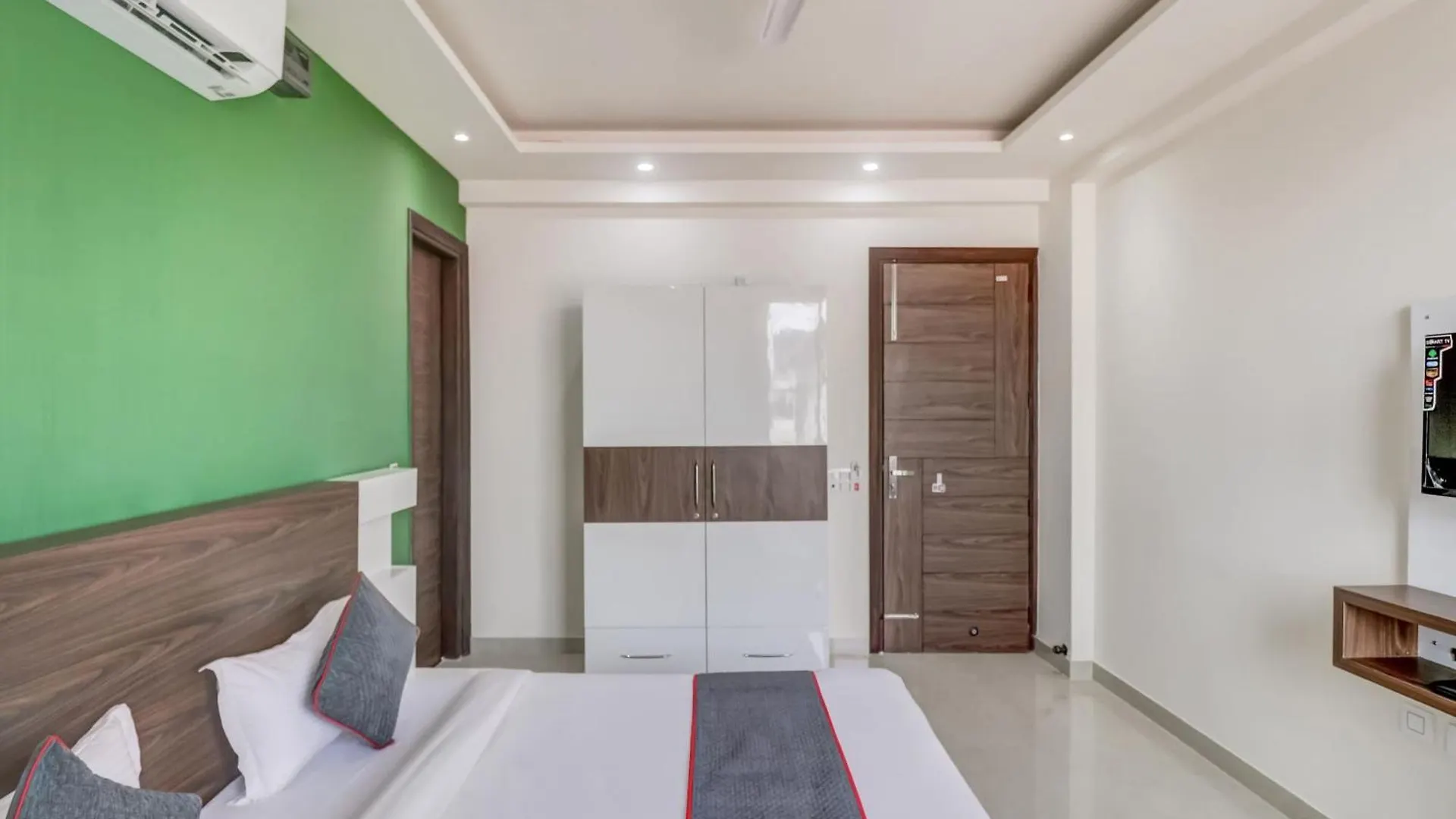 גורגאון Hotel O Metro Suites