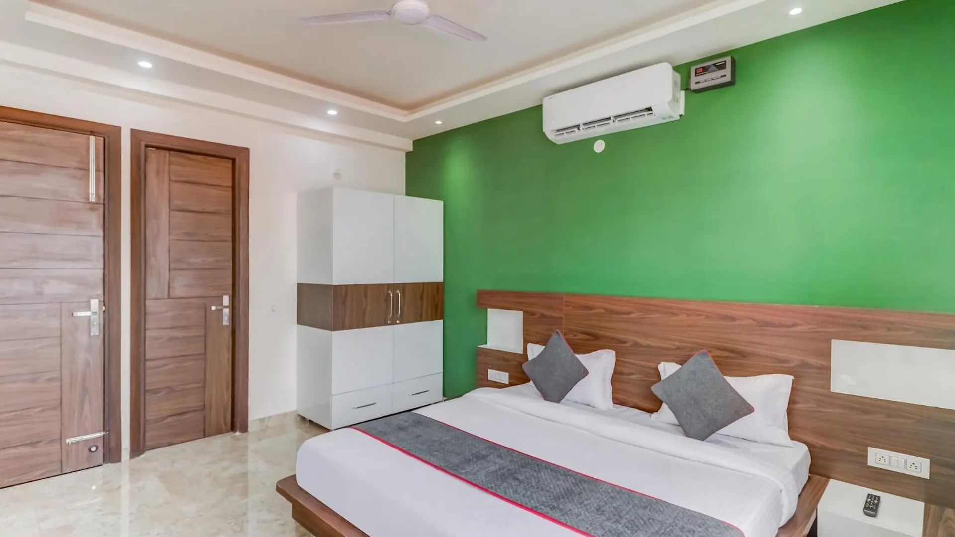גורגאון Hotel O Metro Suites הודו