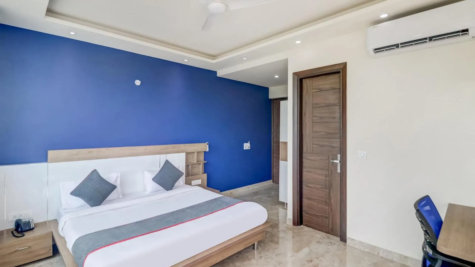 גורגאון Hotel O Metro Suites