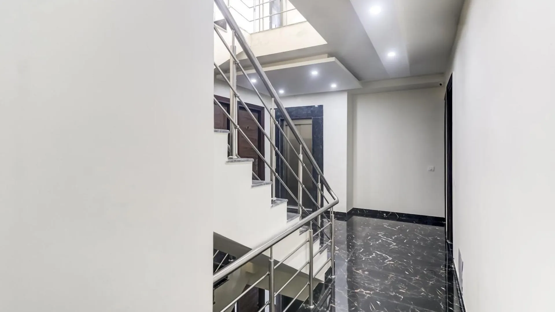 גורגאון Hotel O Metro Suites הודו